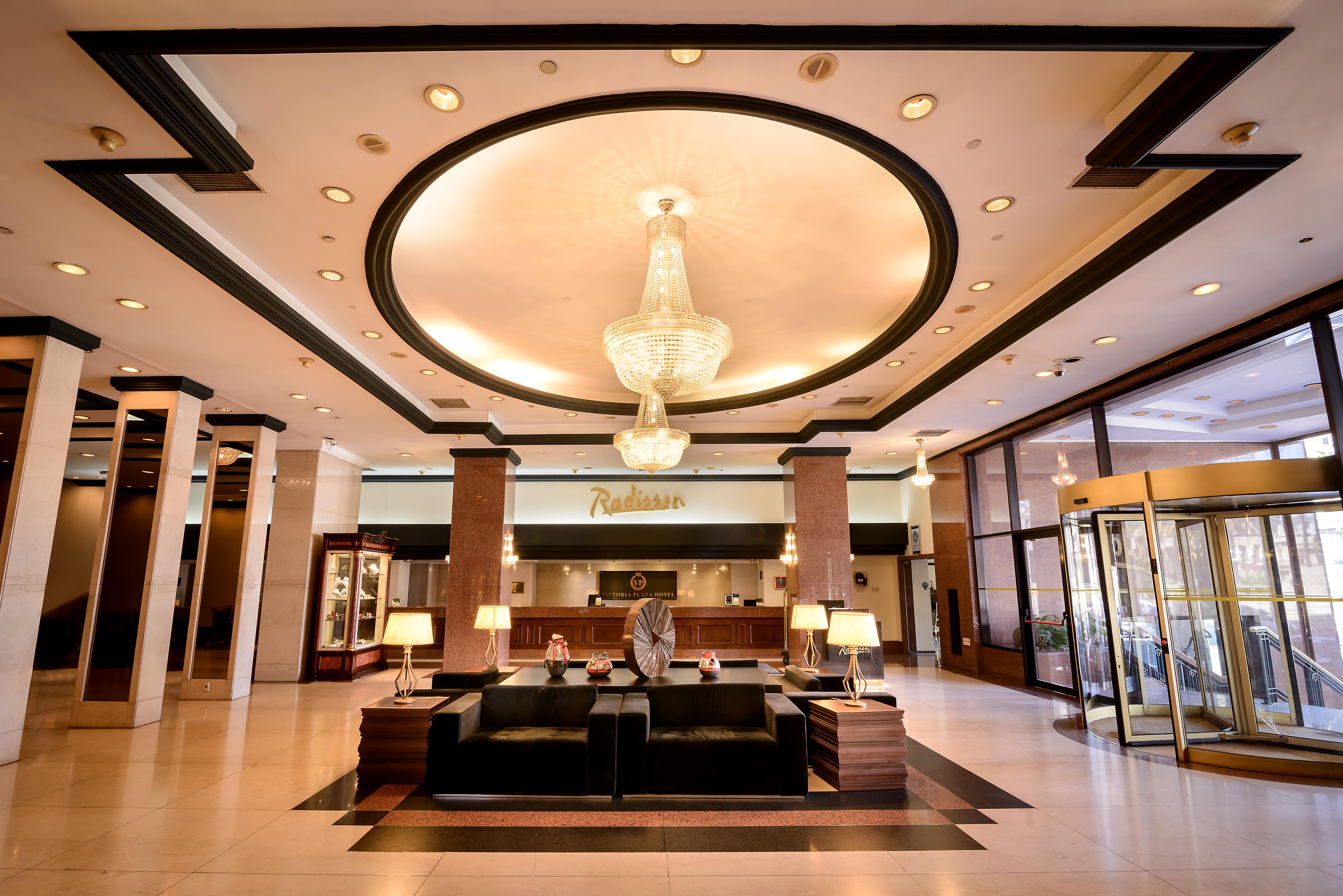 Radisson Montevideo Victoria Plaza Hotel Exterior foto Lobby