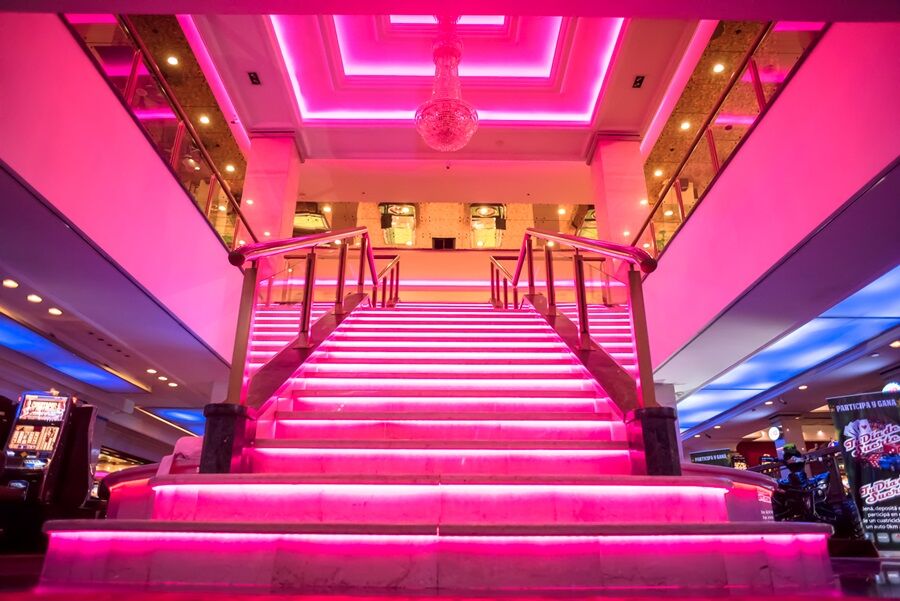 Radisson Montevideo Victoria Plaza Hotel Exterior foto The staircase at the entrance of the hotel